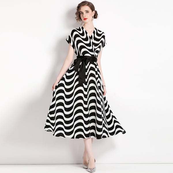V-Neck Short Sleeve Waist Slimming Large Skirt Black and White Striped Dress
